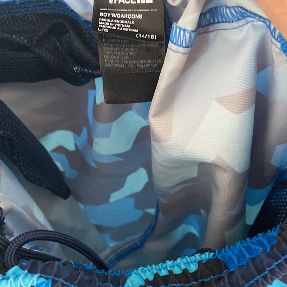 The North Face boys swimwear size L(14-16), multi blue in color - Picture 5 of 8